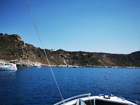 Noleggio Barche & Gommoni con e senza patente Milazzo , Tour ed Escursioni con skipper, Transfer Isole Eolie - Viamar