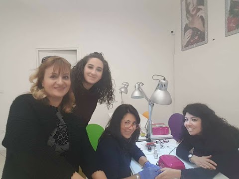 Nail Academy di Olga Moldovan