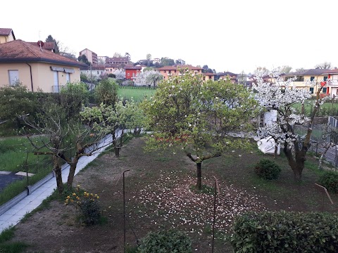 Casa Vacanza Giardino Cantù