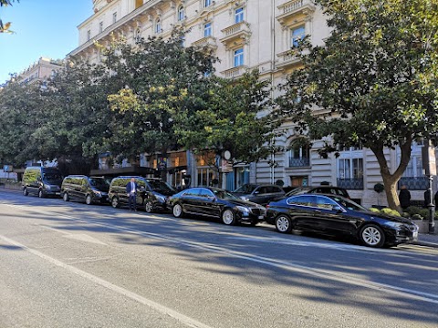 Noleggio con conducente ROMA ECONOMICO Aeroporto Fiumicino Ciampino Stazione Termini Outlet