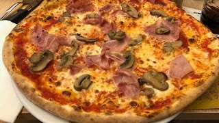 Pizzeria Luna Rossa