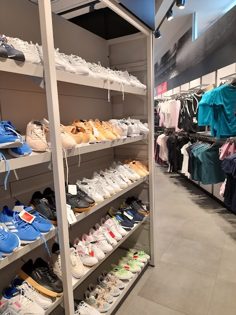 adidas Outlet Store Locate di Triulzi