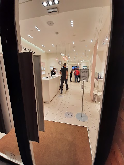 Pandora Concept Store