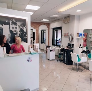 Essenza Beauty Center