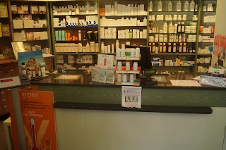 Farmacia Santa Silvia S. N. C.