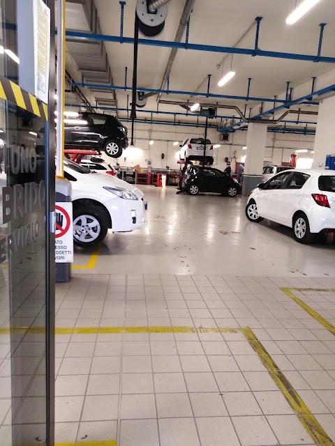 AutoStore Roma - Concessionario e Assistenza Jeep
