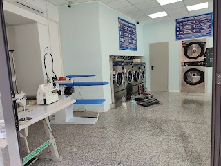 EXPRESSWASH LAVANDERIA SELF SERVICE