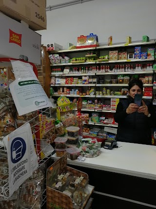 Minimarket di Surla Gigi