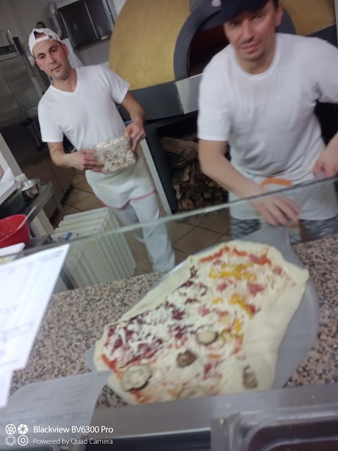 La Luna Nel Pozzo Pizzeria d'asporto e Consegna a Domicilio