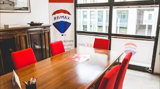 Agenzia Immobiliare RE/MAX PRO - IMMOBILIARE 90