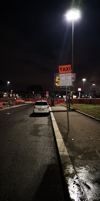 Stazione Taxi Rebibbia