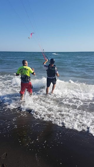 Tsunami Kite School