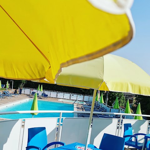 Fuorimano Club - Piscina Bar