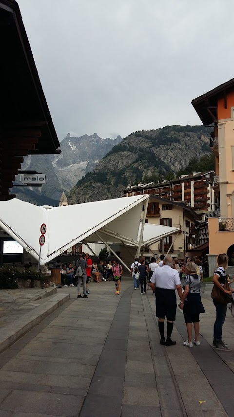 Scuola di Sci e Snowboard Monte Bianco