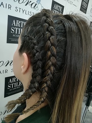 Eleonora Hair Stylist