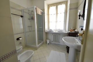 B&B Villa Cardellini - Dimora storica , Struttura di Charme, Oasi di Relax, Vicino alle Langhe