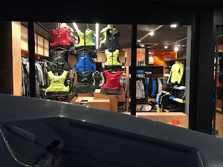 NEGRINAUTICA & NEGRIKITESURFING STORE TORBOLE