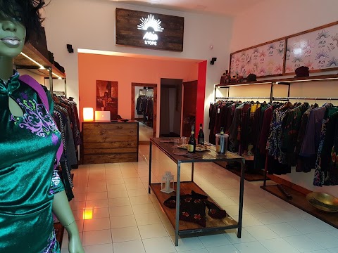 Mia Store