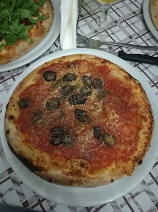 Pizzeria La Torretta 2 di Giardini Maria Calogera