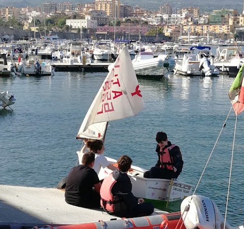 Circolo nautico arcobaleno banchina