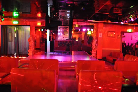 Live Show Club Ex Marlon Brando Nightclub