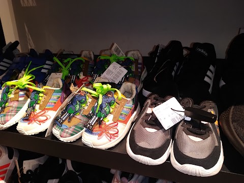 adidas Outlet Store Castel Guelfo di Bologna