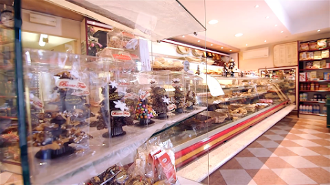 Pasticceria Bazzoli - Linea Pane Srl