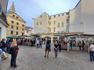 Market place