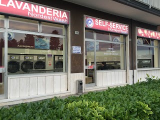 LAVANDERIA SELF SERVICE