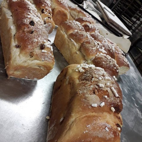 Forneria Pasticceria Pane Pizza al Taglio Pan Biscotto Pane Al Kamut Poletto