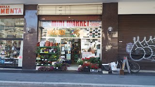 Mini Market (Famiglia Azad)