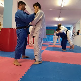 Accademia Arti Marziali di Bracciano - Scuola di Judo e Karate