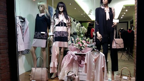 Foto di Biancardi Abbigliamento - Piazza XX Settembre 21, Melara (RO), Italia