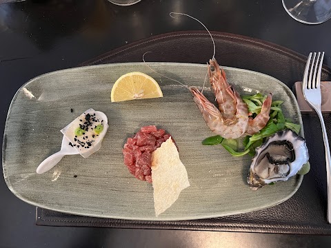 Crudo Bar