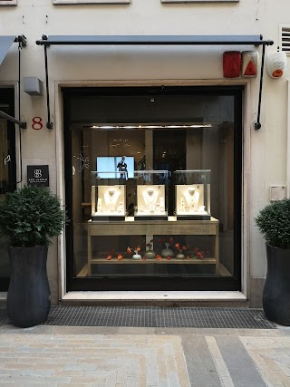 BE8 Jewels Flagship Store