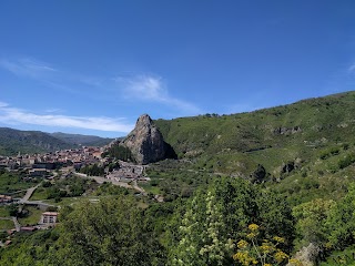 Area Attrezzata Roccella Valdemone