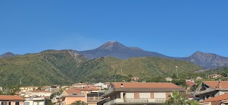 Le Tre rose dell'Etna