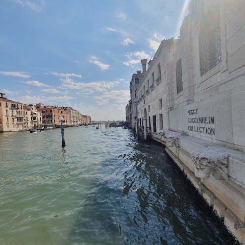 Museum Cafe at Peggy Guggenheim Collection