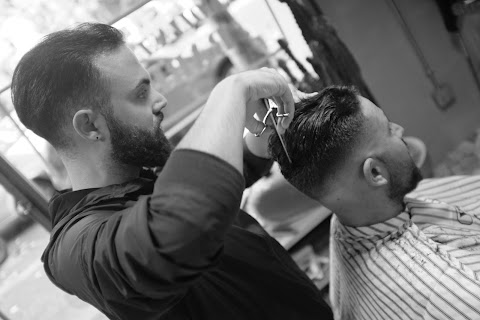 Unconventional Barber Roma