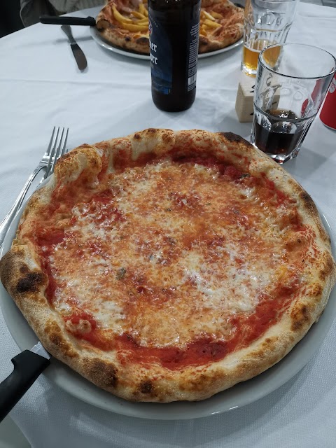 LOCANDA I TAROCCHI RISTO ALLOGGI & PIZZA