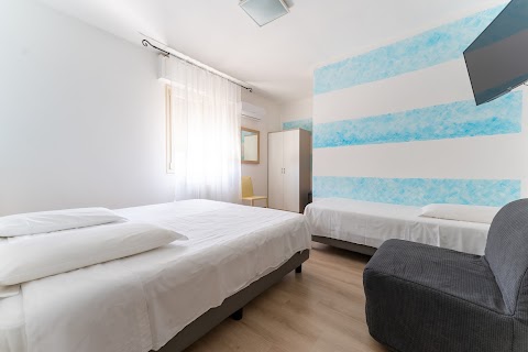 Hotel Benaco bee free