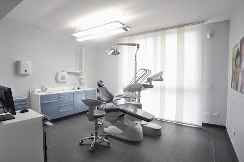 Tommaso Grandi Dental Clinic