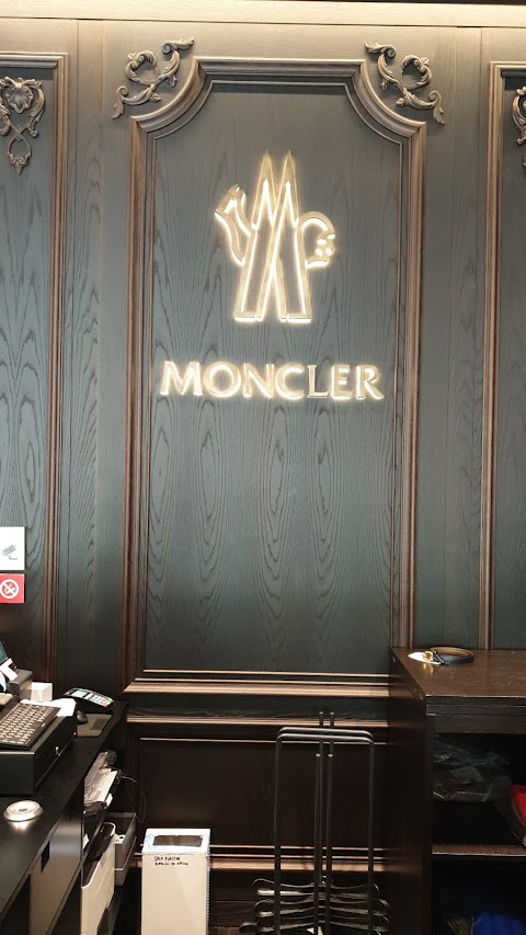 Moncler Outlet