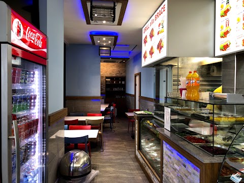 Barbecue pizzeria-kebap-grill