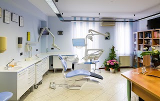 Saladino Dr. Francesco - Dentista, Impianti Dentali, Protesi, Ortodonzia, Sbiancamento Dentale