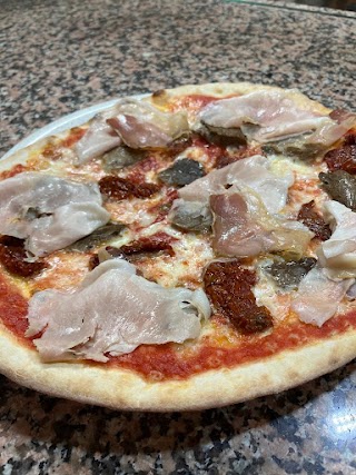 Pizzeria Gustami' Di Damiano Cavestro