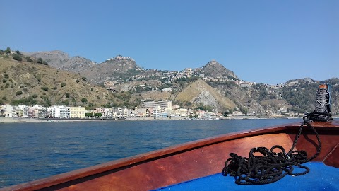 Escursioni in barca Giardini Naxos Poseidon