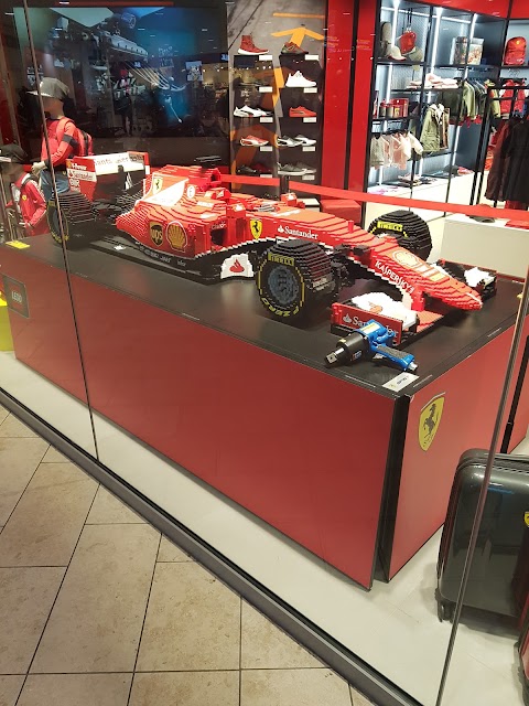 Ferrari Store Bologna APT