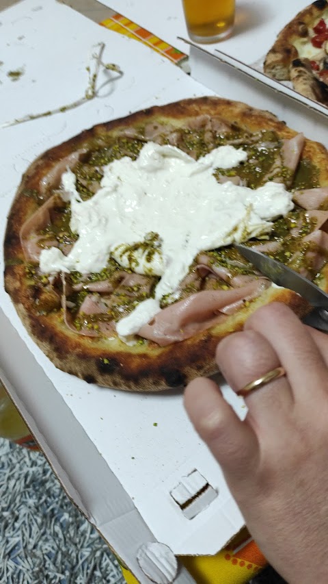 C'è pizza per te, di Samuele Giallombardo