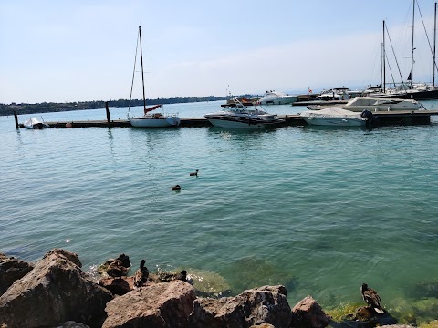 Del Garda beach lake